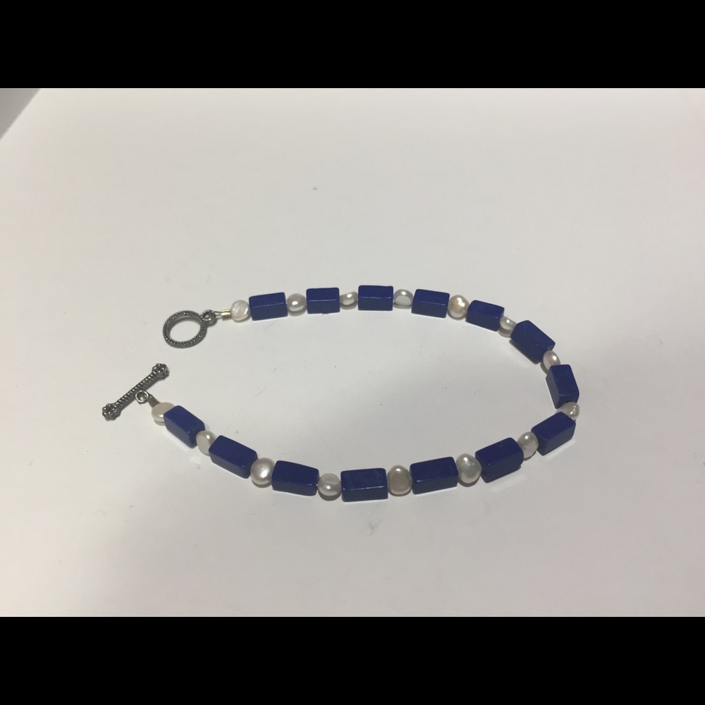 Lapiz lazuli and pearl bracelet